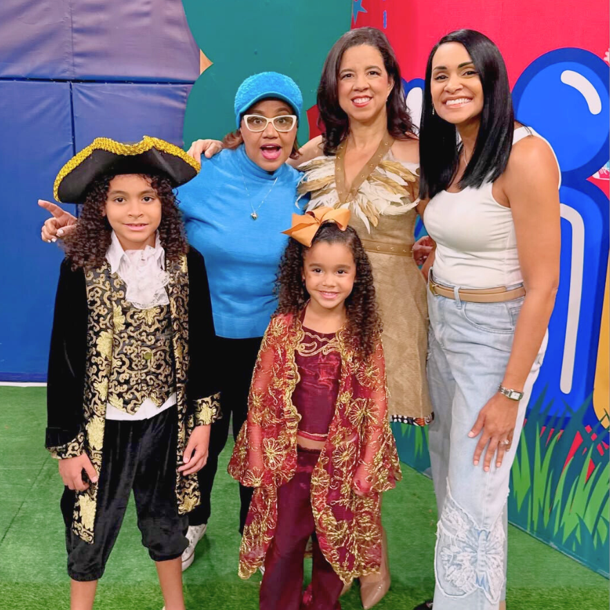 ¡Conocenos! Rosy Badia, fundadora de la marca Rosy Badia, especializada en alquiler y venta de trajes y disfraces infantiles