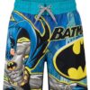 Short de baño infantil Batman™ con estampado del superhéroe y logo clásico para niño disponible en Rosy Badia.