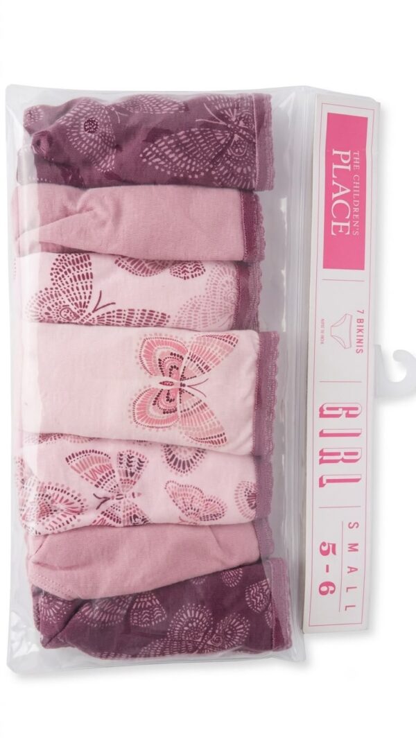 Set de 7 bikinis infantiles The Children's Place con diseños de mariposas en tonos rosados y malva.